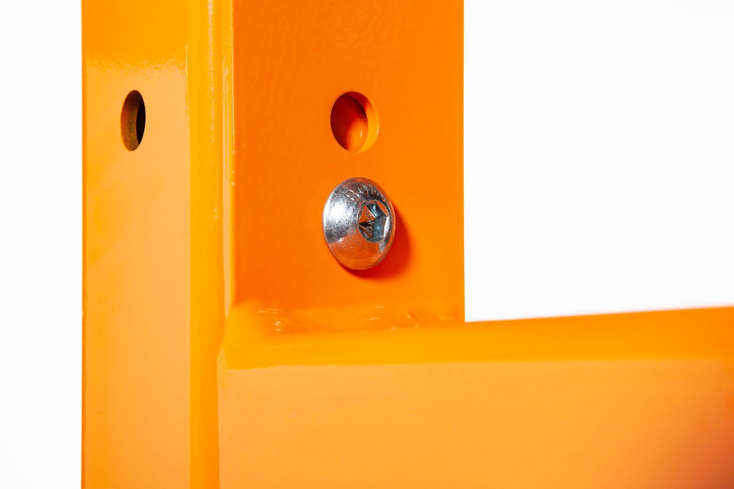 DAMO GUARDRAIL screw close up