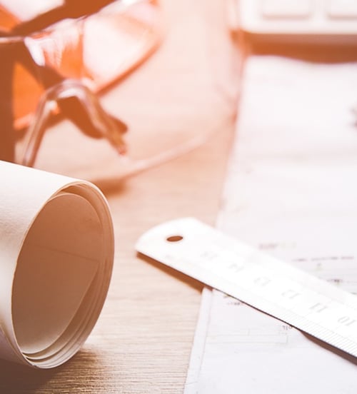 Plan et règle sur bureau