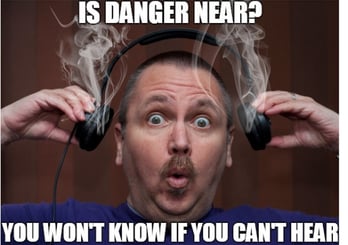 Mème sur la protection auditive : « Le danger est-il proche ? Sans protection, on n’entend pas. »