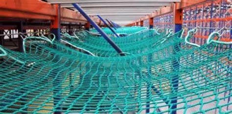 Horizontal safety netting